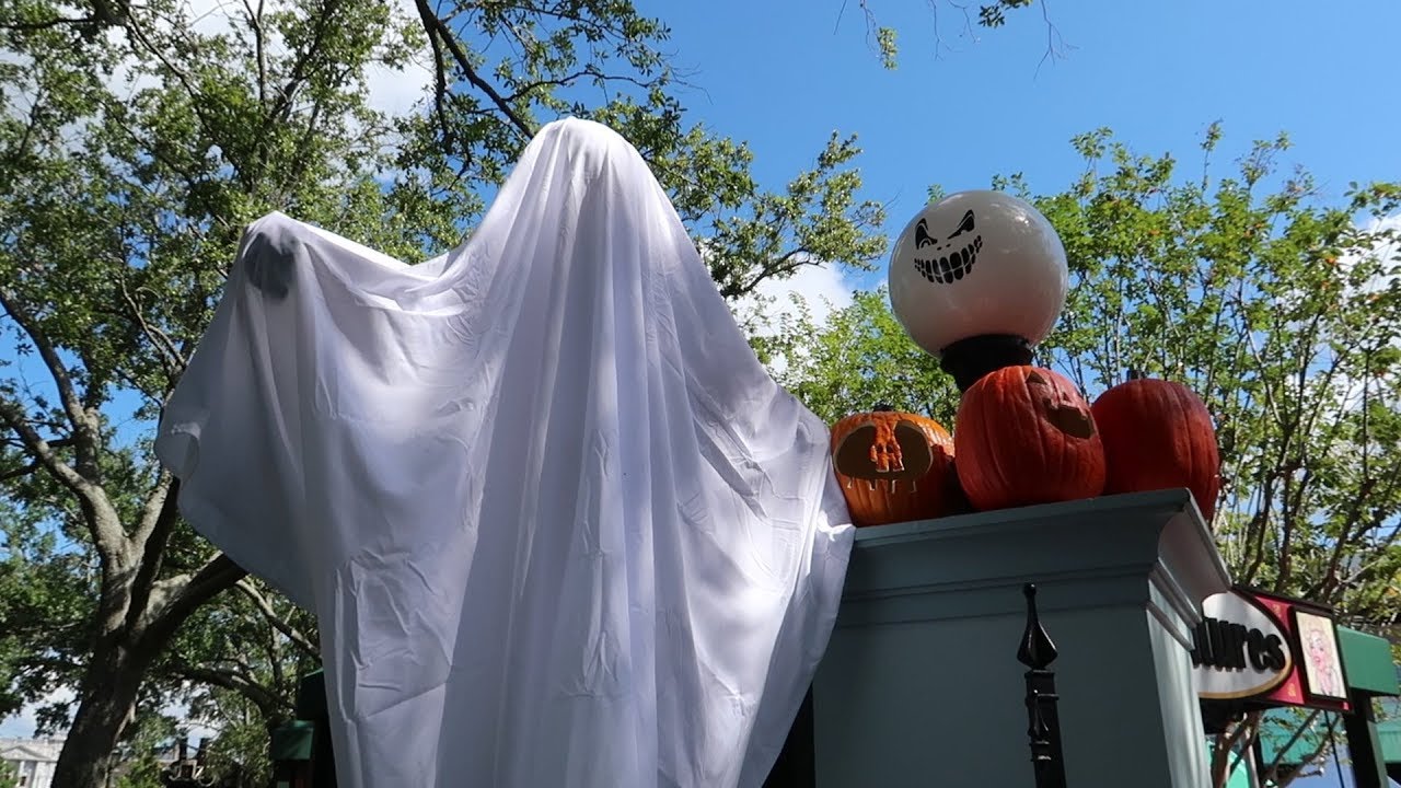 What's New At Universal Studios Orlando | Halloween Horror Night Scare Zones Revealed & More Props!