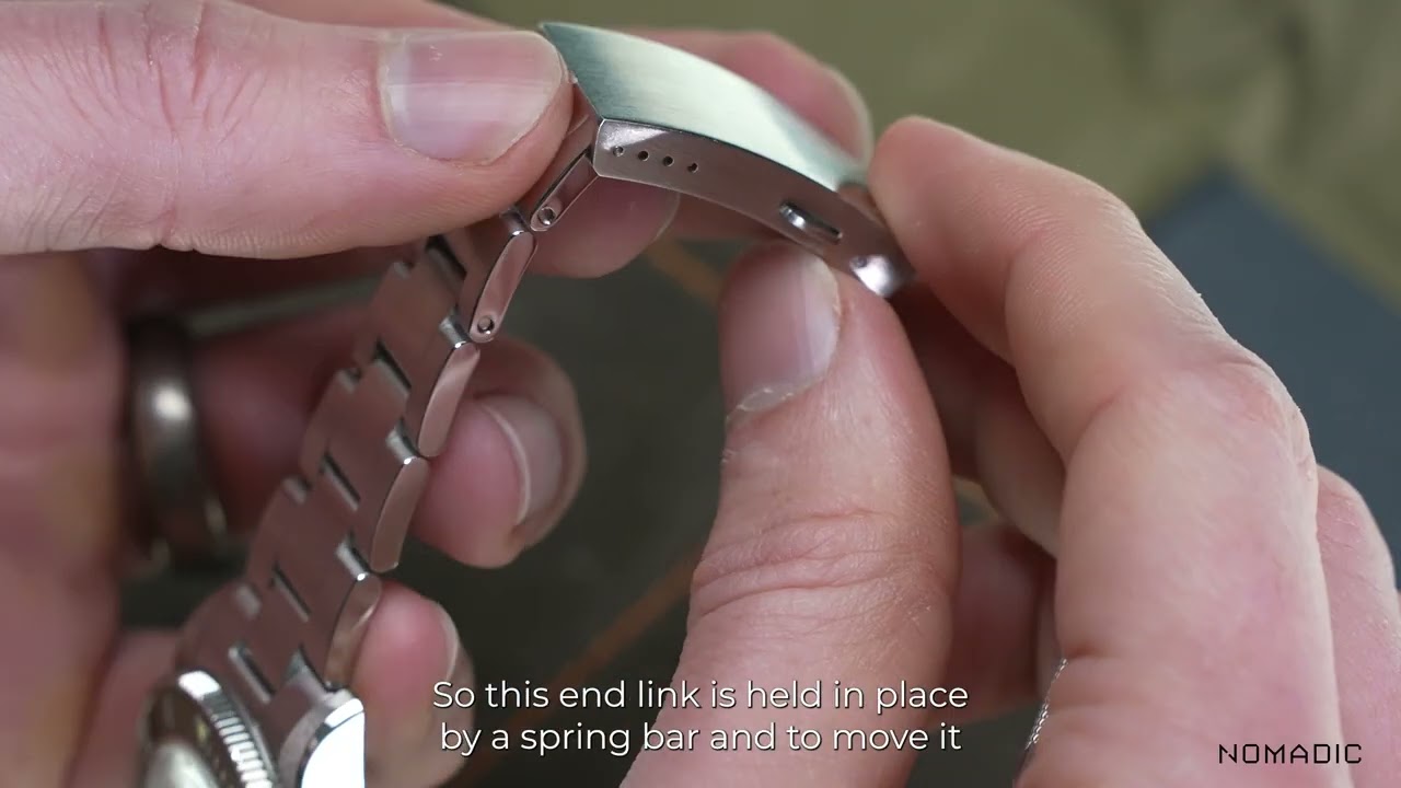 NOMADIC - ADJUSTING THE BRACELET