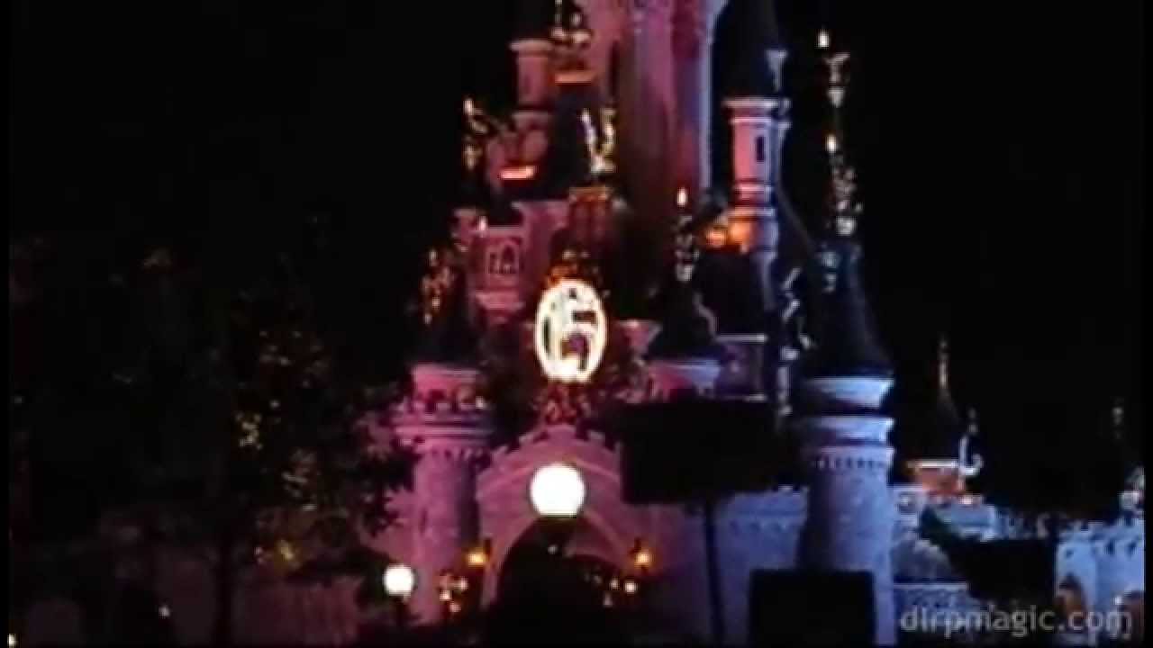 15th Anniversary Decorations by Night - Disneyland Paris Park Atmosphere