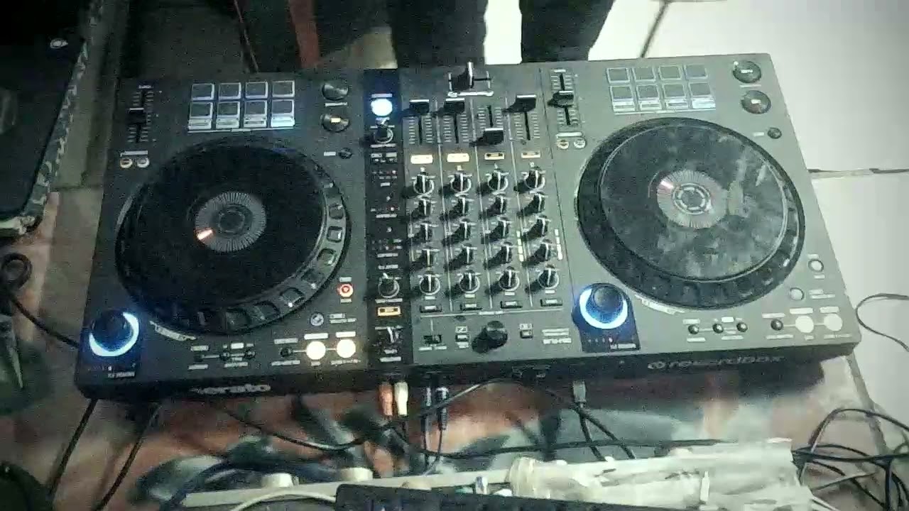 bass dark tech 25