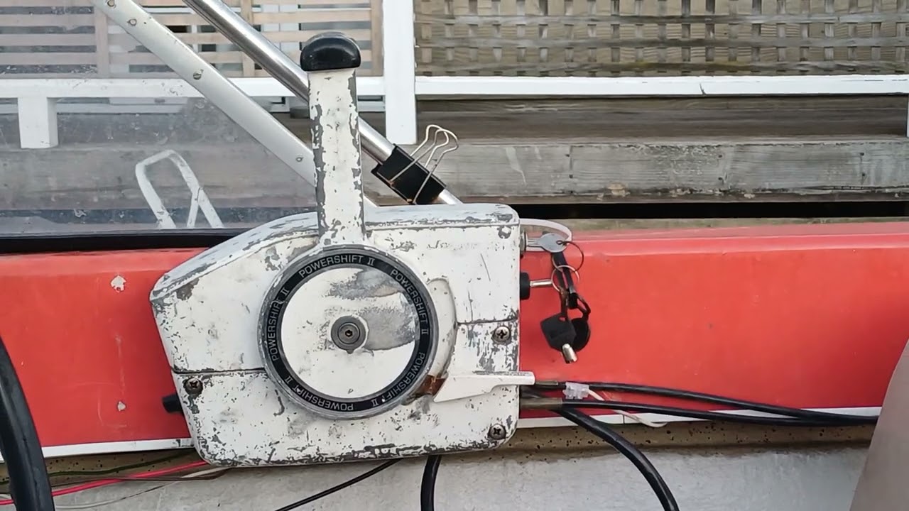 Marlborough 1984 Fibreglass Motorboat 1975 70HP Johnson Outboard Running 