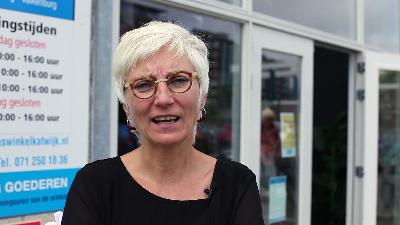 Dorcas-winkel Katwijk krijgt bezoek van Ministerie Buitenlandse Zaken