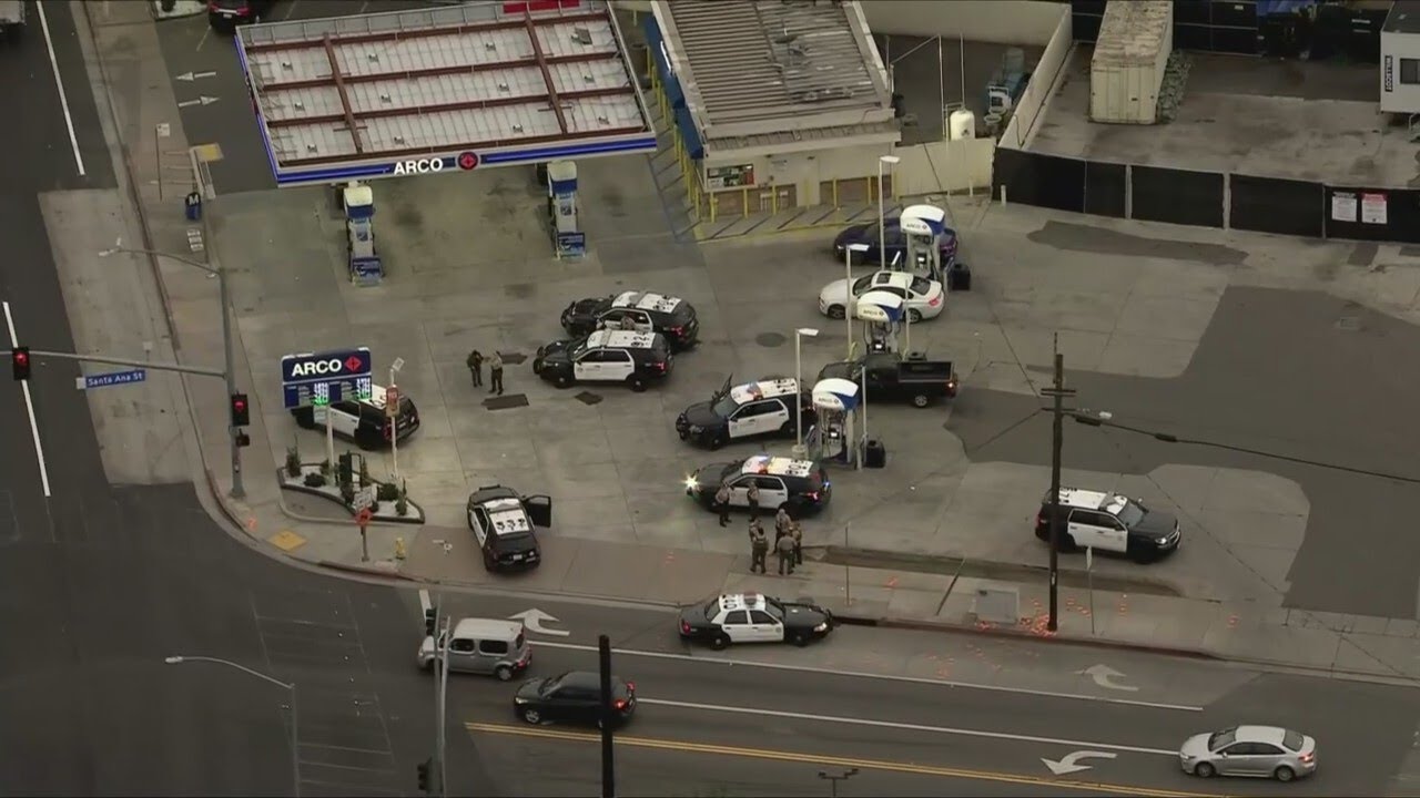 2-vehicle crash reported in Cudahy after sheriff&rsquo;s pursuit called off
