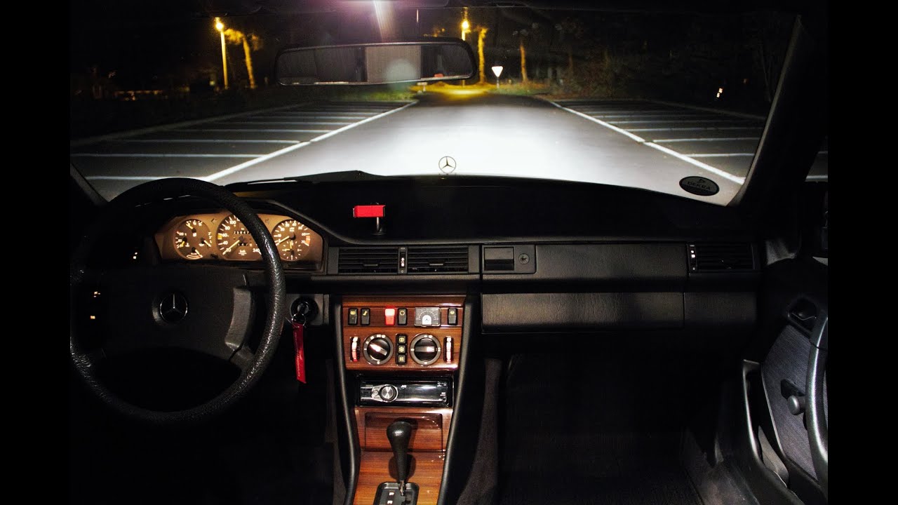Mercedes W124 300E Short night drive
