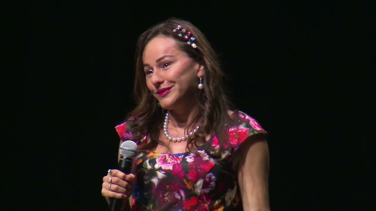 Tania de Jong performs Summertime at Dr Gabor Maté's 2025 Melbourne Event