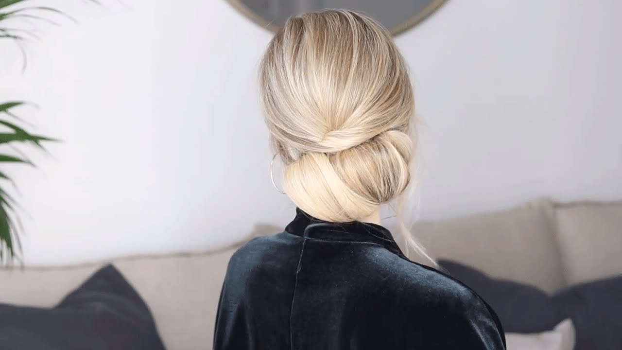 Aveda How-To | Простая мягкая праздничная прическа от Алекса Габури