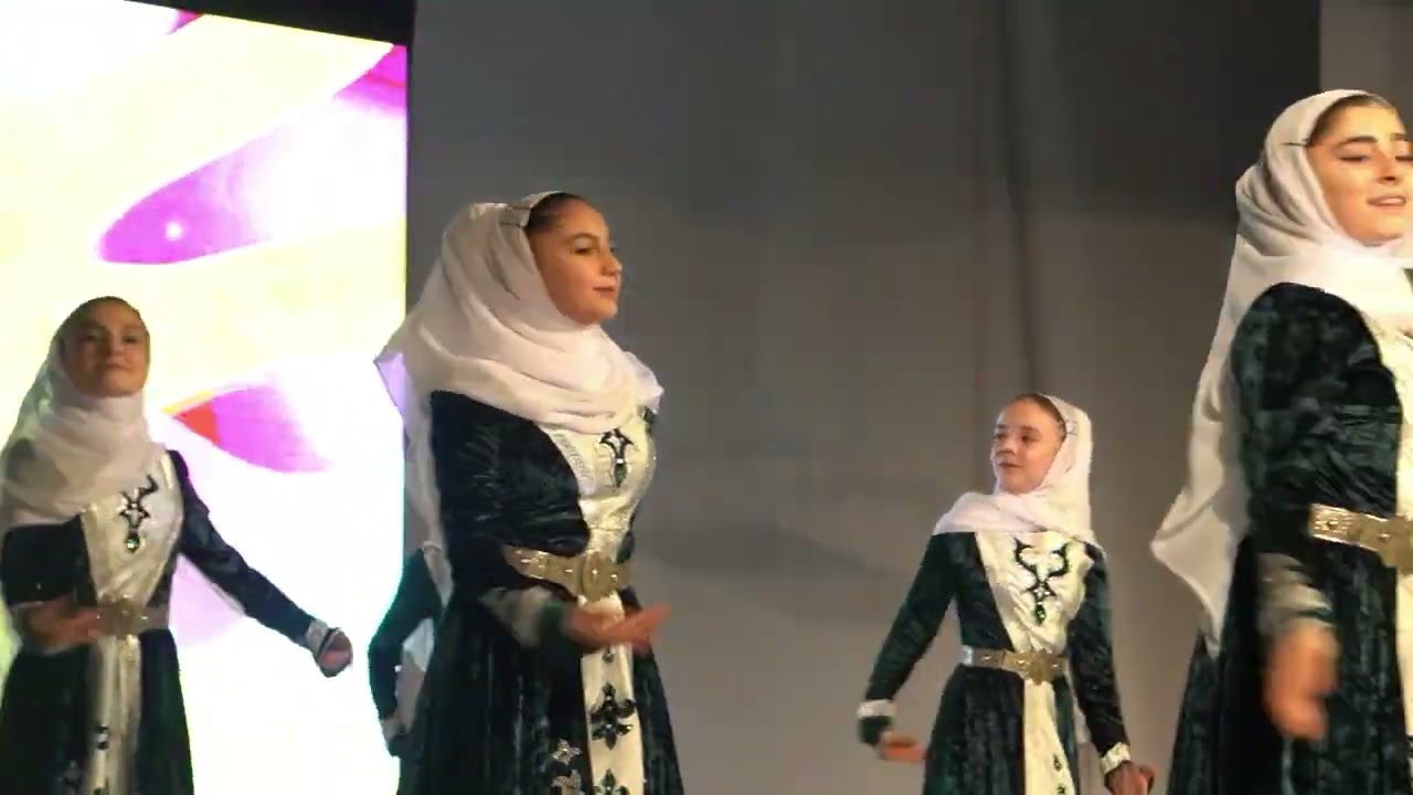 Ансамбль Гюнеш (чеченский танец)