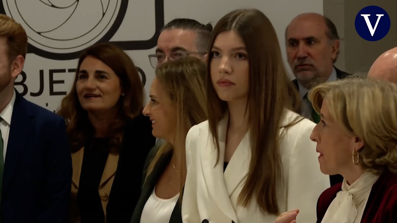 La infanta Sofía debuta en solitario a los 17 años
