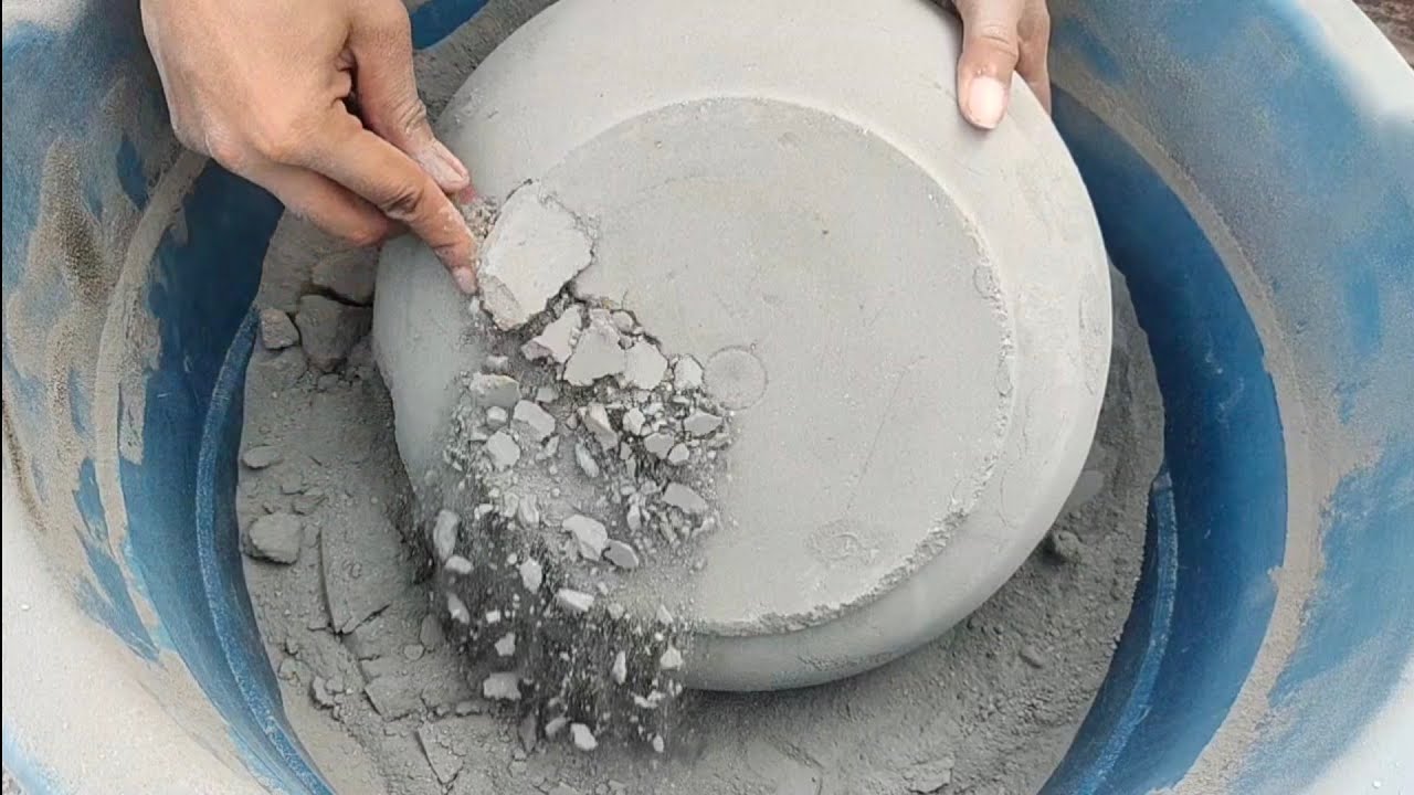 Super soft pure cement huge tub dry crumbling/shaving/mixing in water 💦 satisfying saasmr
