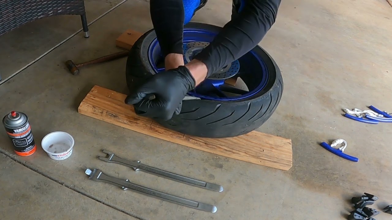 How to properly use The Motion Pro bead breaker tool