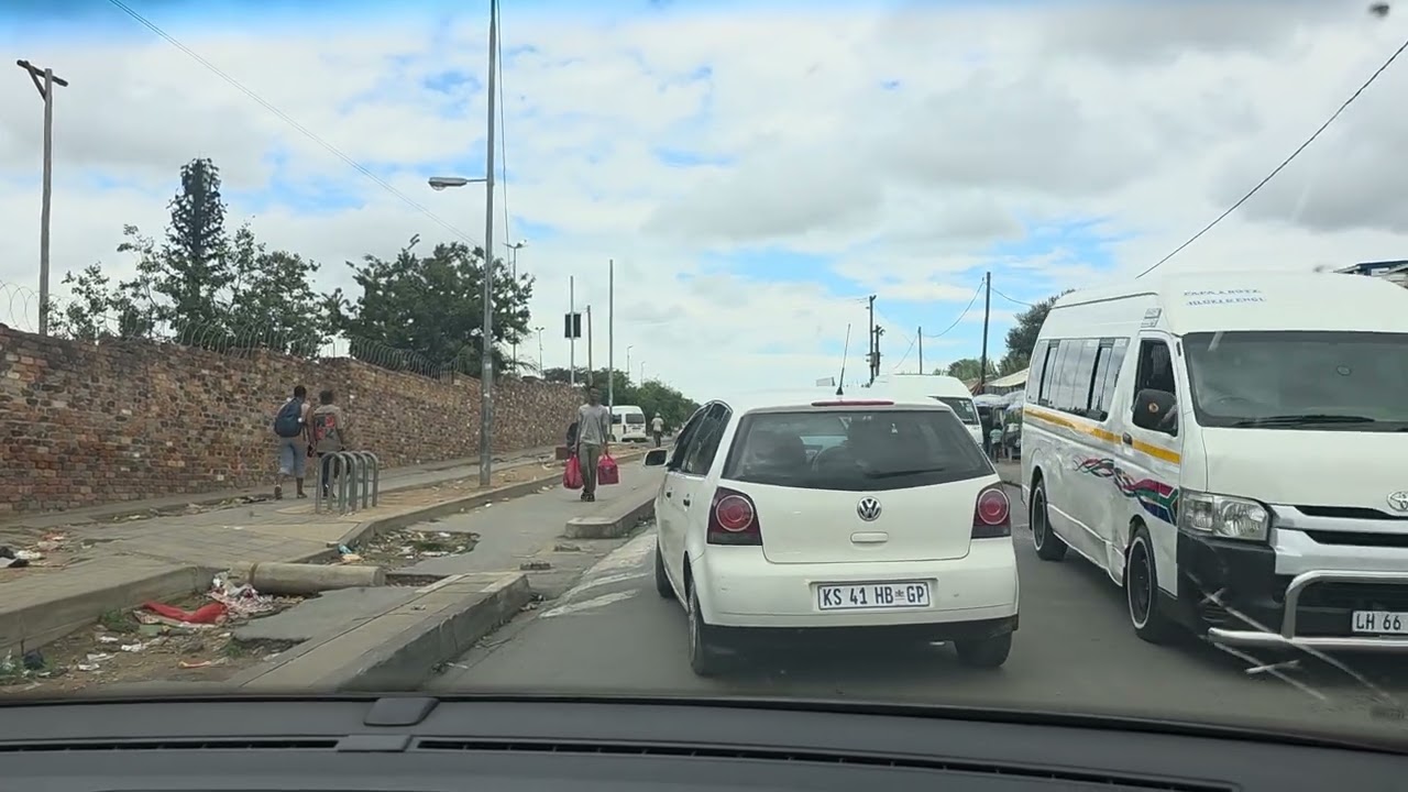 Traffic in Diepsloot. .