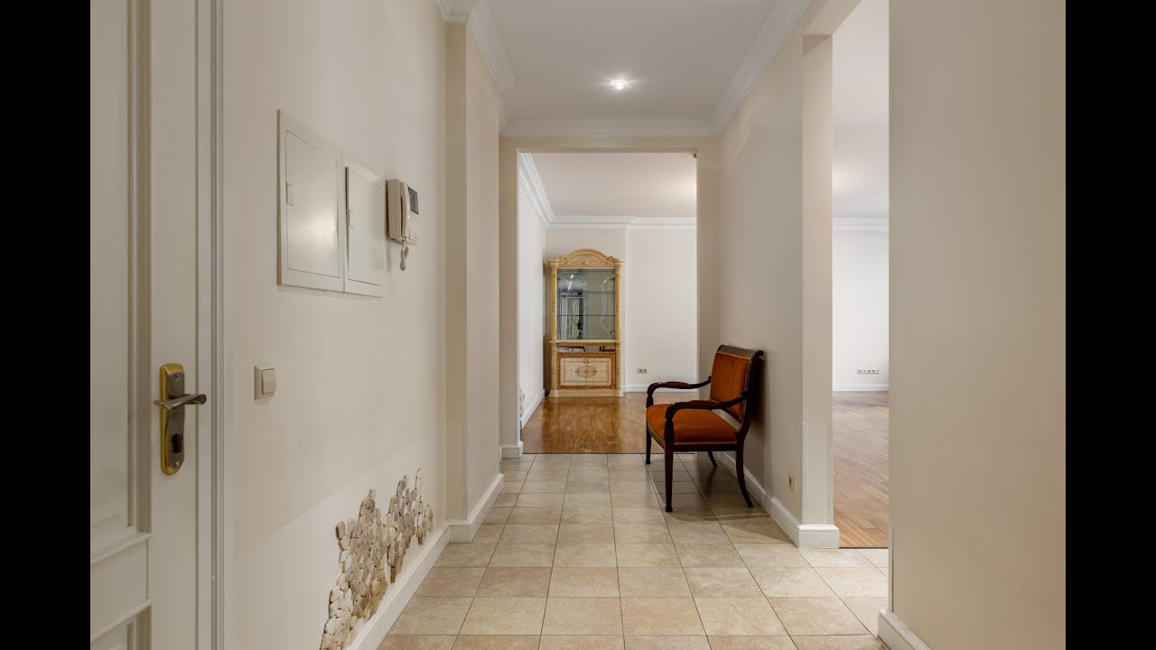 For rent Elegant apartment in a renovated Art Nouveau building in Riga, 200 sqm