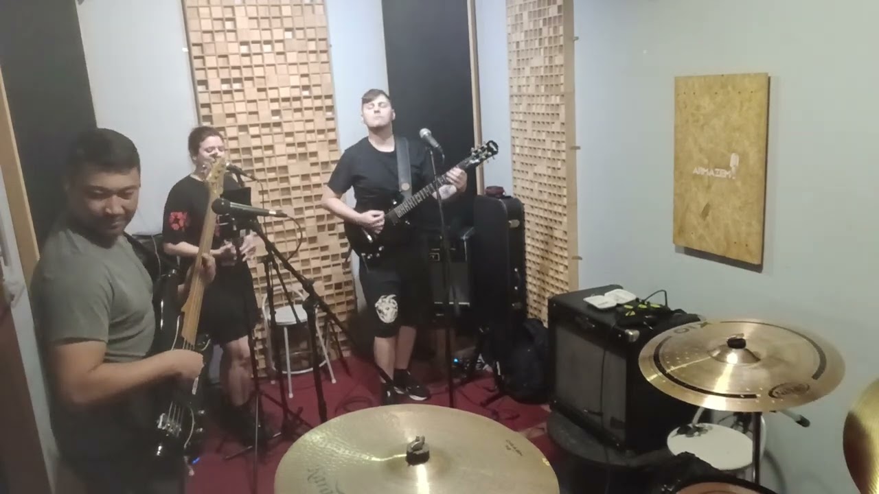 Hyper-A toca Barracuda/Heart