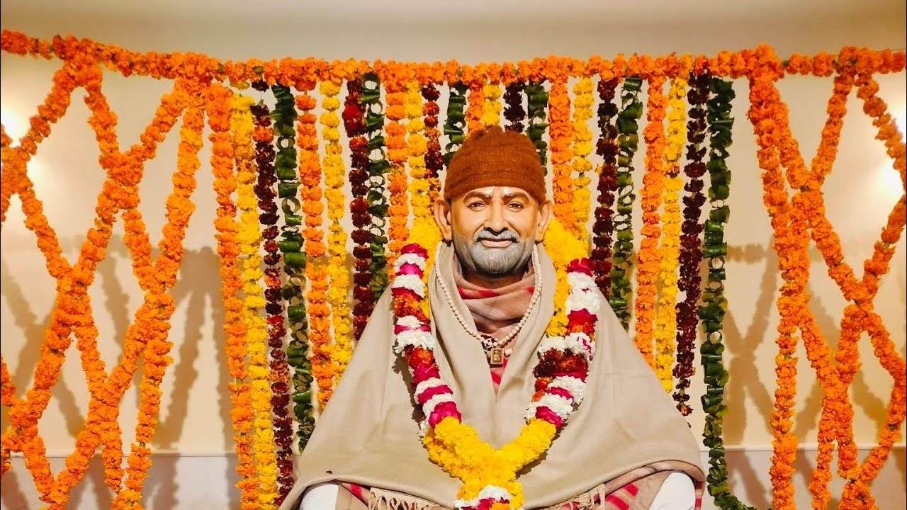 पूर्णमासी के चांद में नहाया कैंची धाम