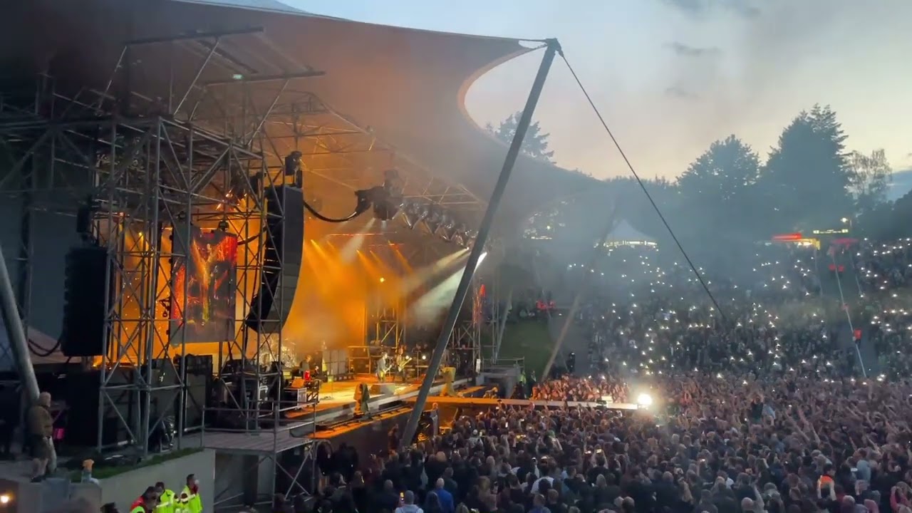 Green Day - Wake Me Up When September Ends (live at Parkbühne Wuhlheide, Berlin, 06-01-2022)
