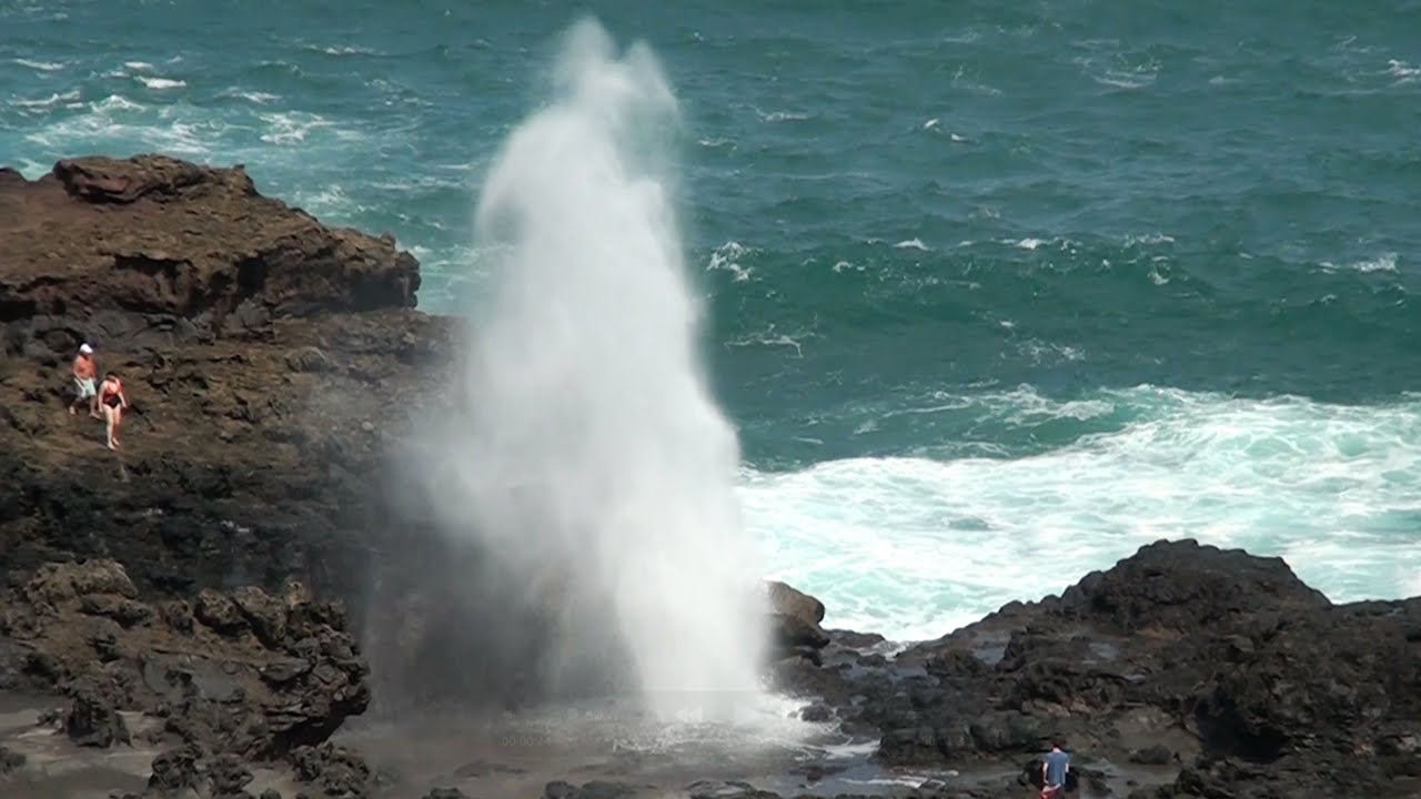 Nakalele Blowhole, Maui-Water Shoots 100 Feet in Air