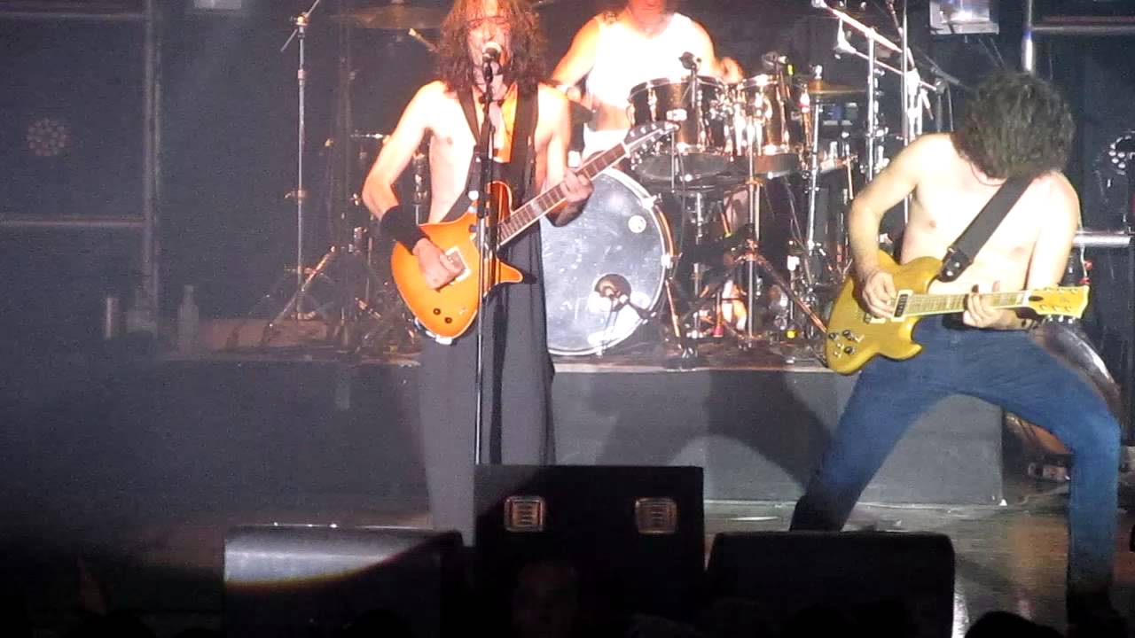 Extremoduro -  Segundo Movimiento, Lo de Fuera (Santiago de Chile, Teatro la C&uacute;pula) (Extracto)