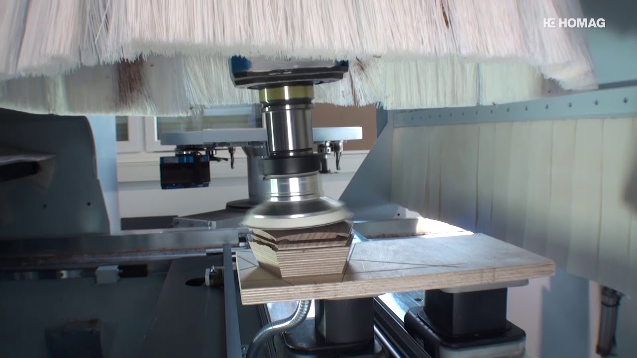 Focilabda HOMAG CENTATEQ P-300 5 tengelyes CNC-vel