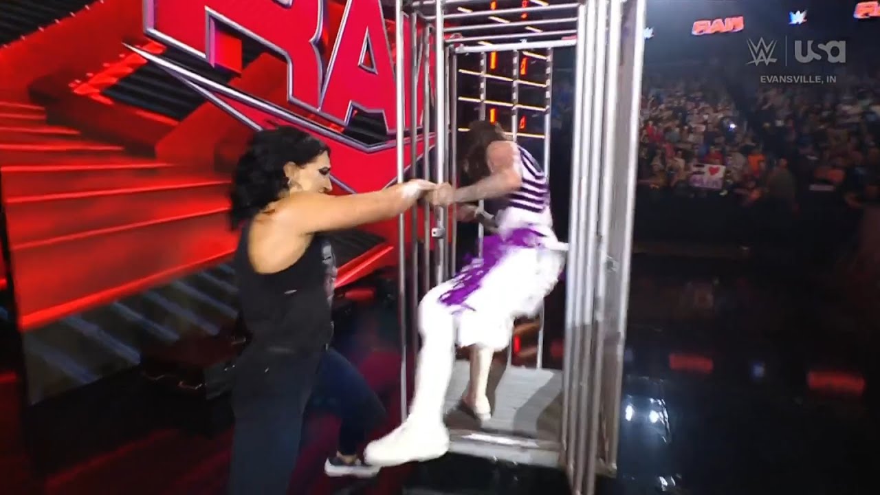 Rhea Ripley attacks Dominik Mysterio | WWE RAW 9/30/24