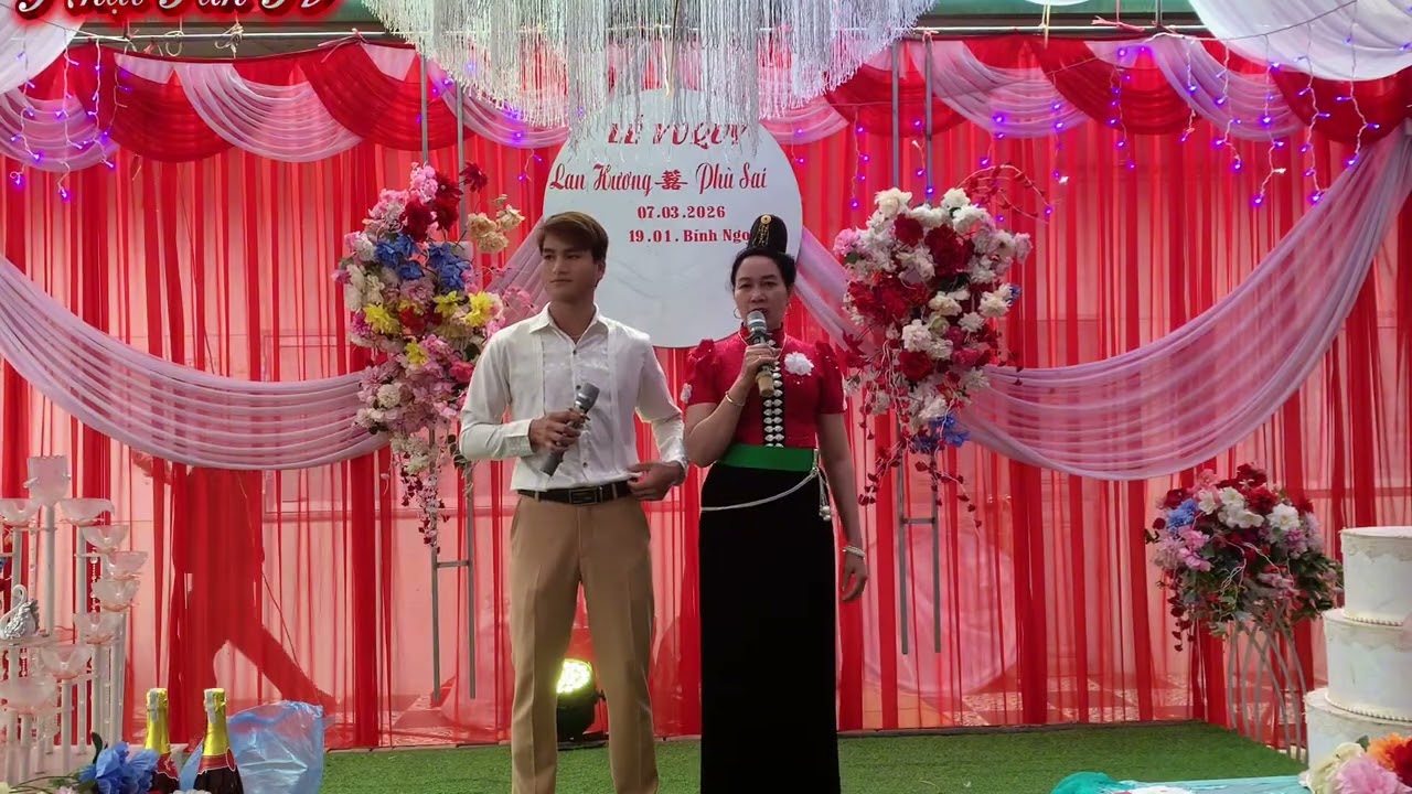 Hoàng Nhung Hà Xanh Hát Mừng Con Lò Chinh Nặm Sỏ Về Nhà Chồng Cực Hay