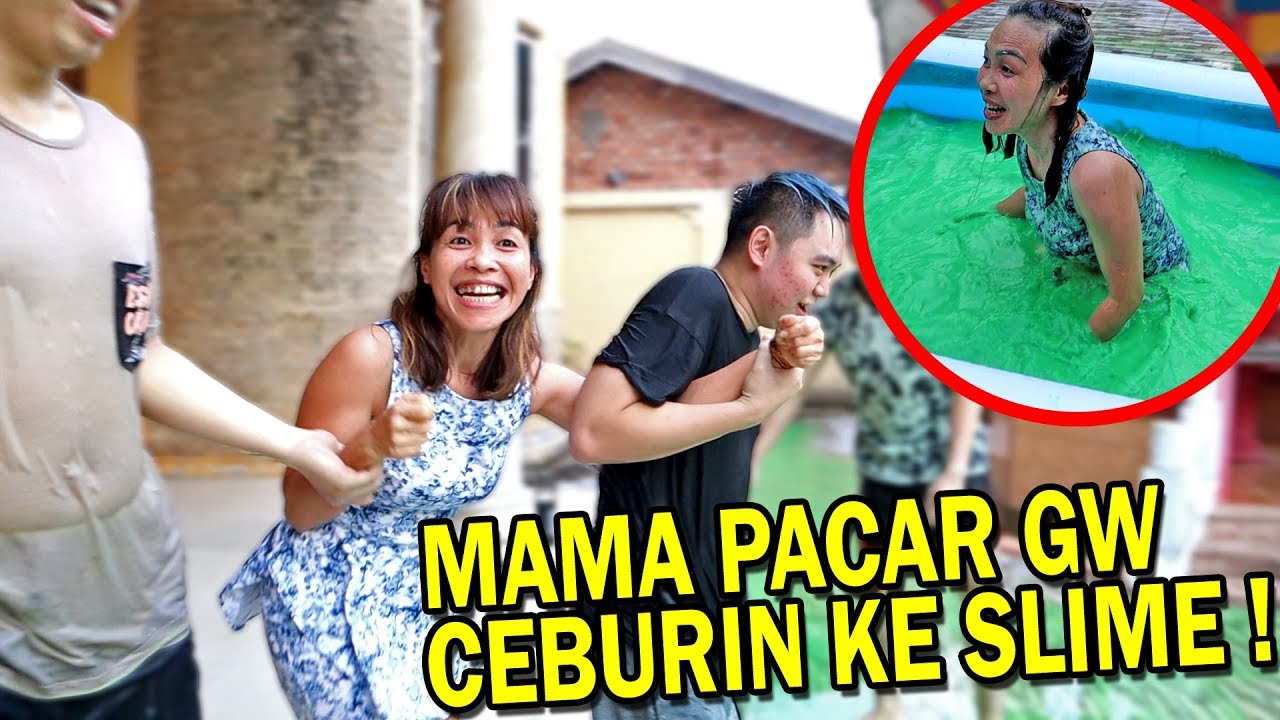PRANK CEBURIN MAMA PACAR KE SLIME SATU KOLAM RENANG!