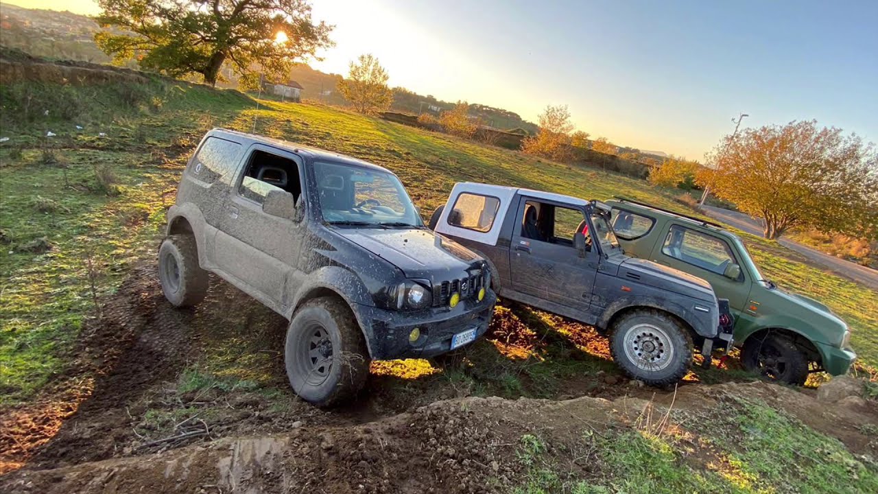 Suzuki Jimny vs Suzuki Samurai