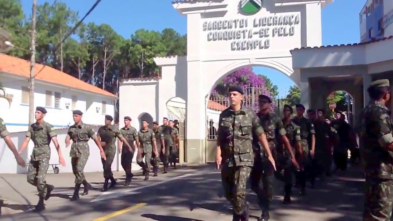 EsSA- ABERTURA DOS PORTOES PARA ENTRADA SIMBOLICA DOS ALUNOS DO CFS 2013/2014 (25/01/2014)