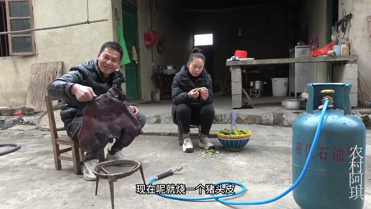 牛人大叔真厉害，20多元一斤棒槌鱼抓了一大桶，看看能卖多少钱