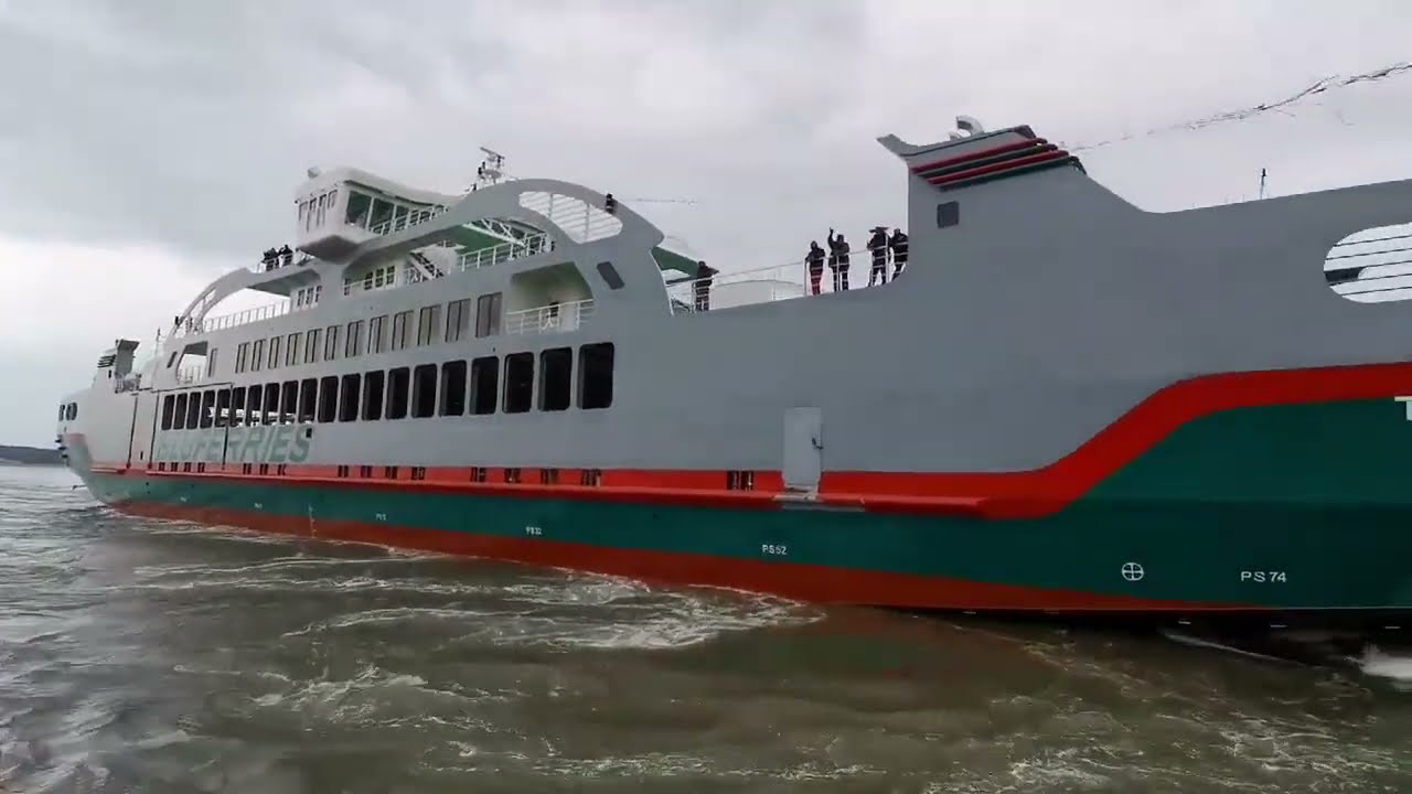 TRINACRIA II launch at Perama (Varo tecnico nave Sikania)