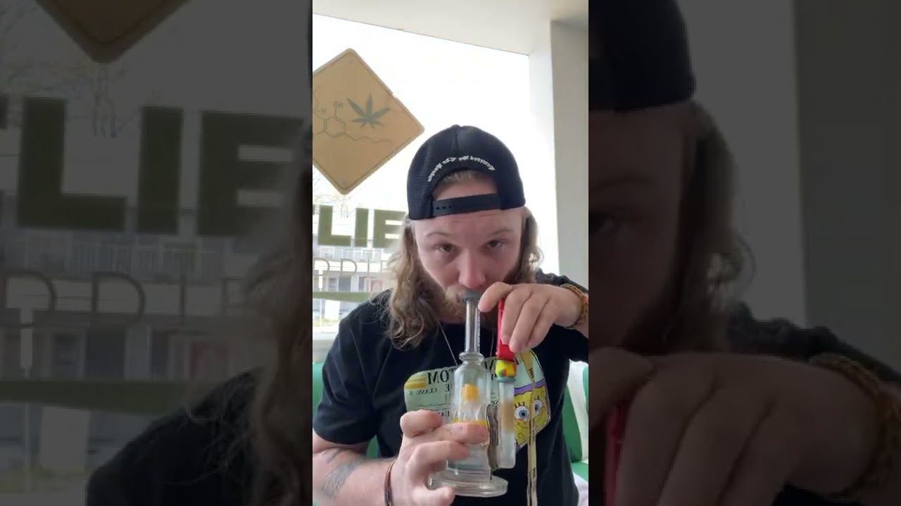 Andrew telling us what is and how to use a Dab Cap