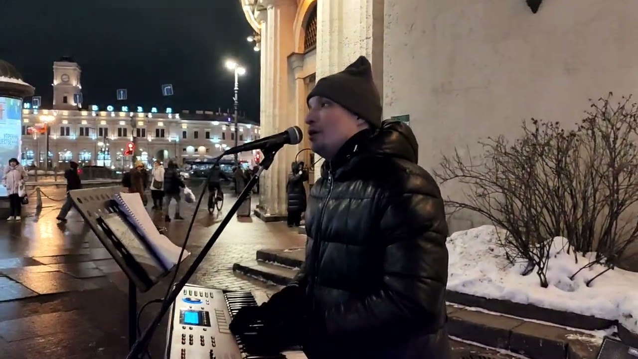 ИВАН ГАРД ВЫСТУПАЕТ НА ПЛОЩАДИ ВОССТАНИЯ