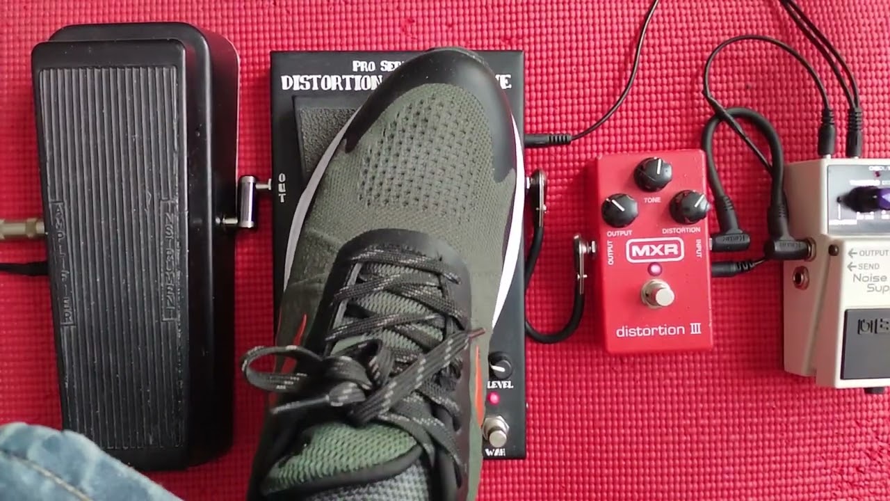 CRY BABY GCB95 VS MORLEY PRO SERIES II WAH WAH DISTORTION #distortion #wahwah #morley #guitarra