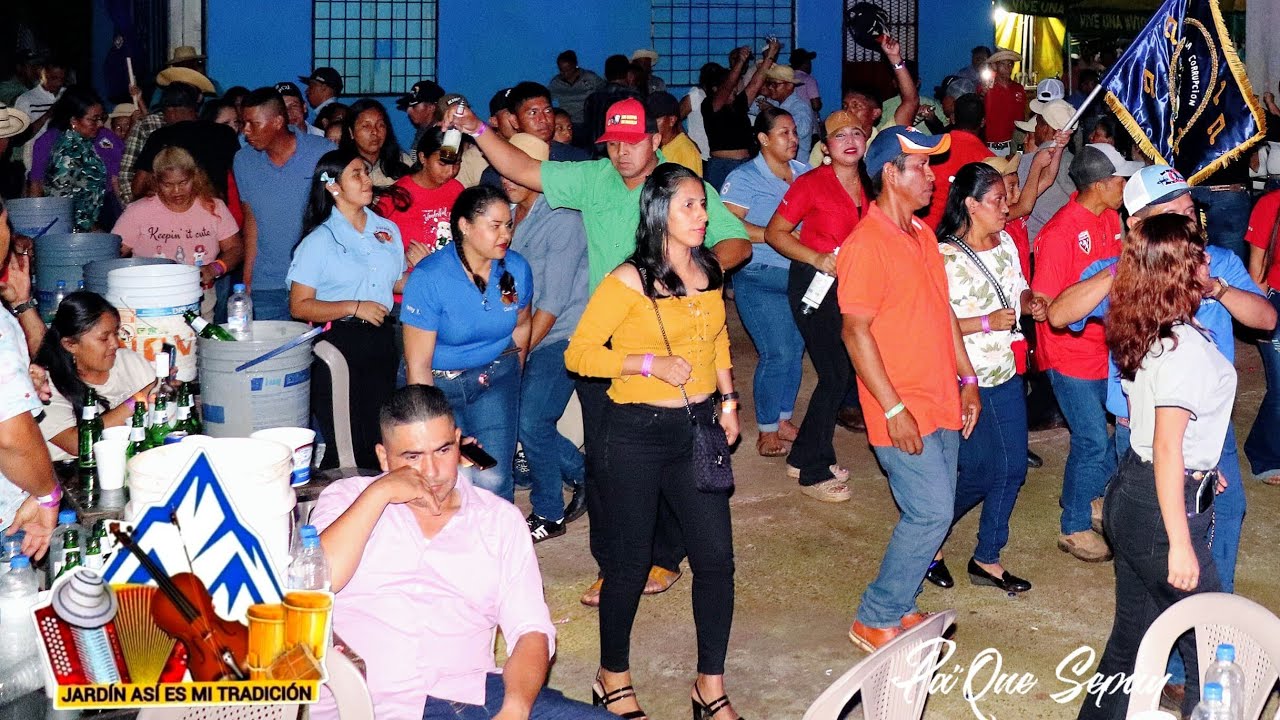LA MICHA Y EL RATÓN NAZARIO BARRIOS EN CIRICITO CAPIRA/5 Aniversario del Jardín así es mi tradición 