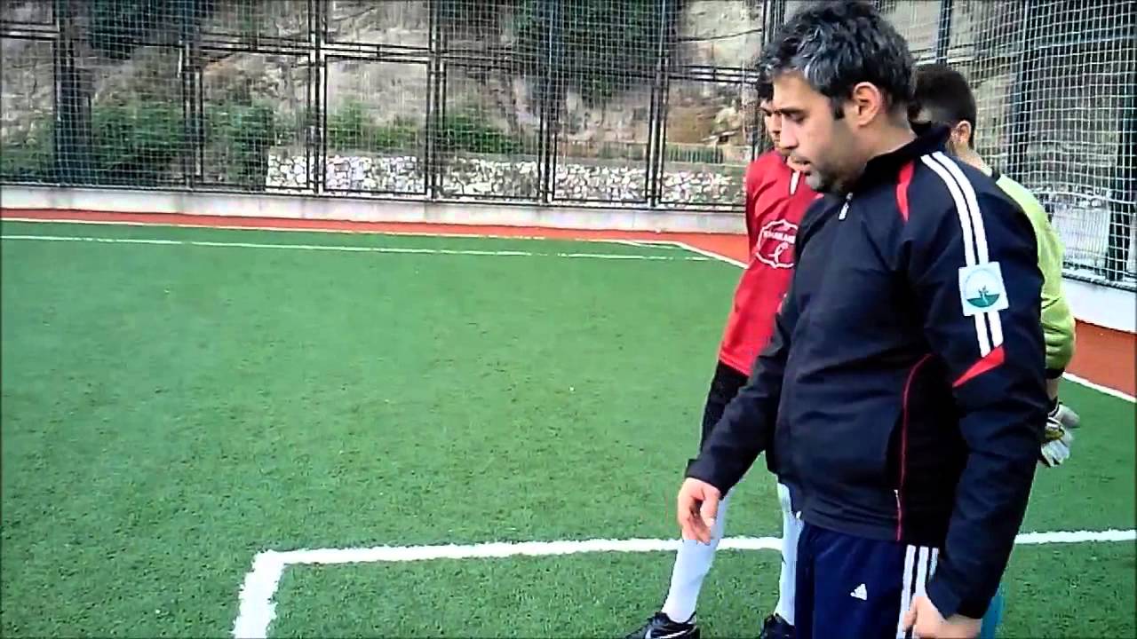 KALECİ ANTRENMANI FUTBOLDA KALE VURUŞU AUT AVUT ATIŞI VURUŞU NASIL YAPILIR ? TEKNİĞİ NEDİR ?
