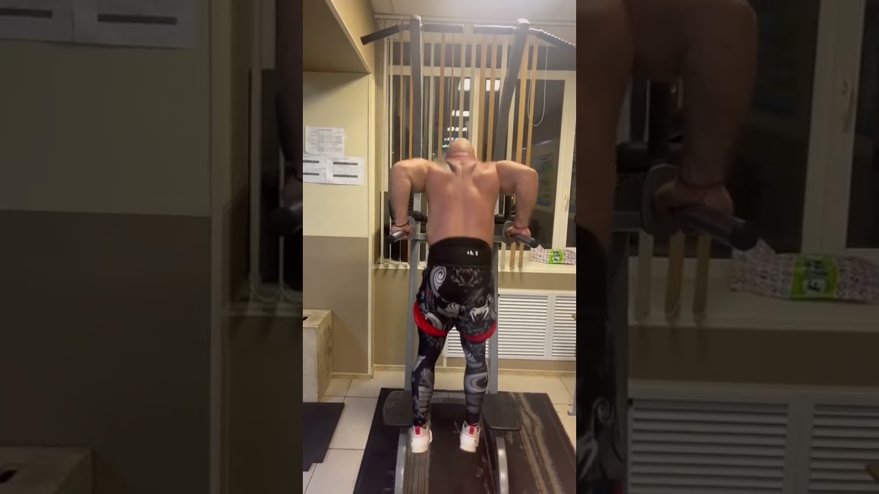 Супер серия подтягивания на широкой перекладине, отжимания на брусьях и крест с гирями 16 кг 💪