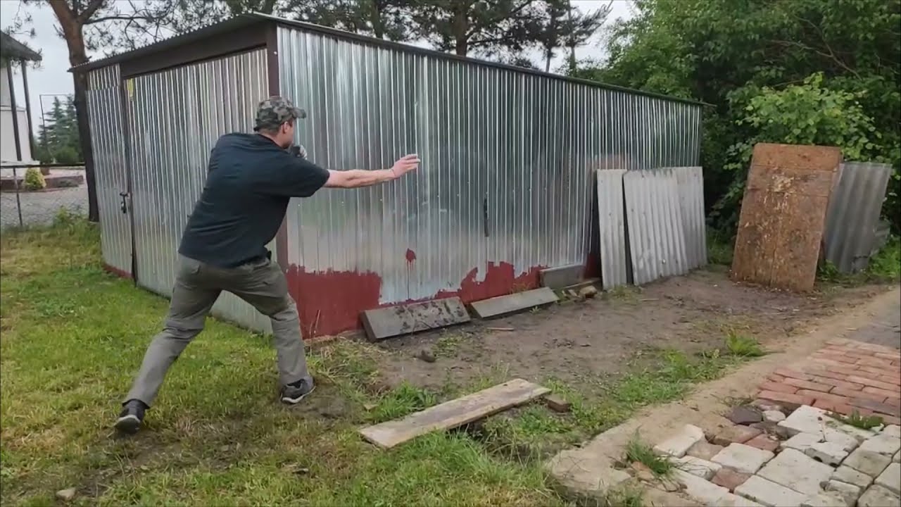 Rzucanie nożem SRK (Intrude1095 & Namtserov)