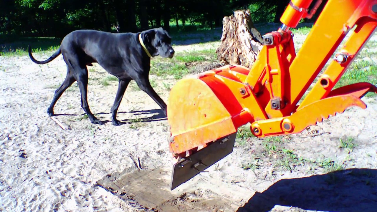 Scraper blade for the BH bucket