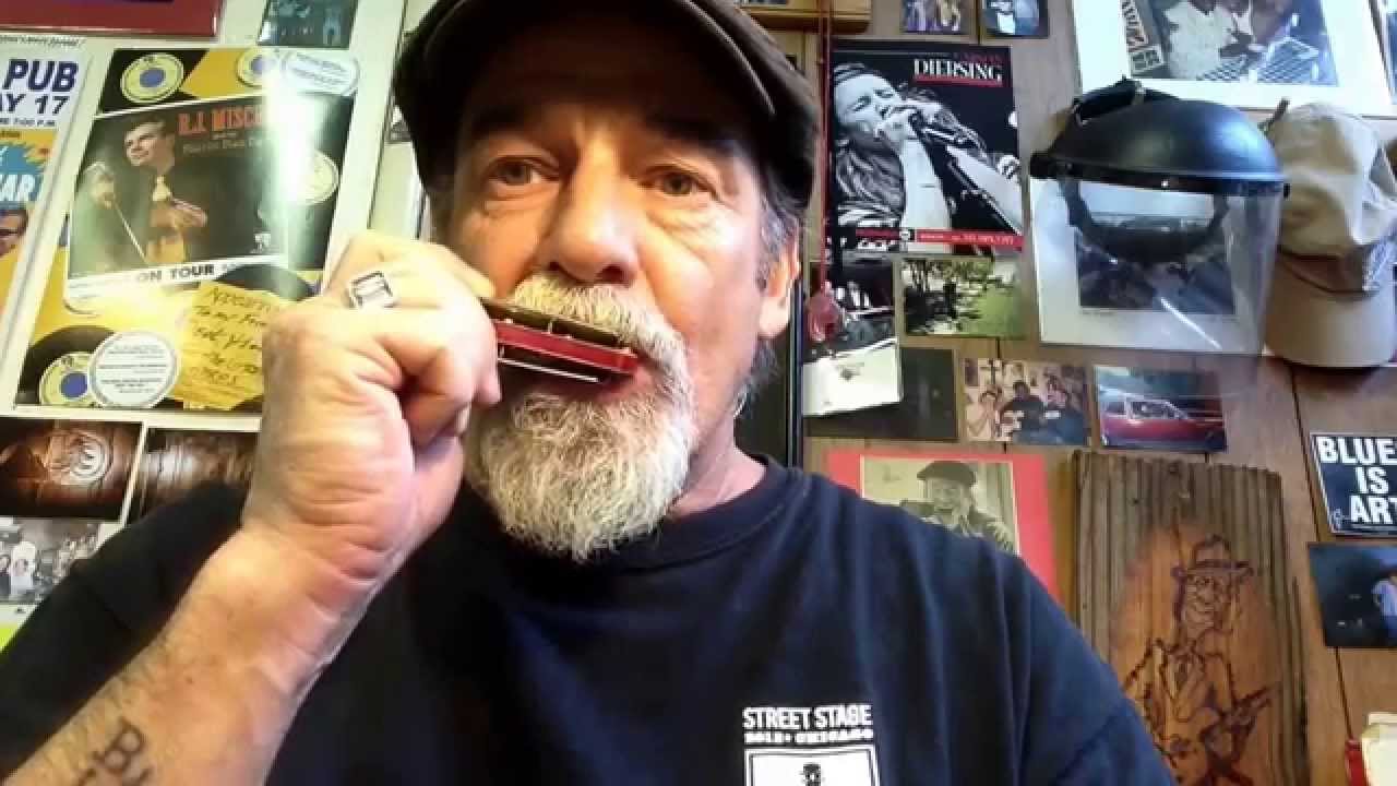 Harmonica lesson on tongue switching