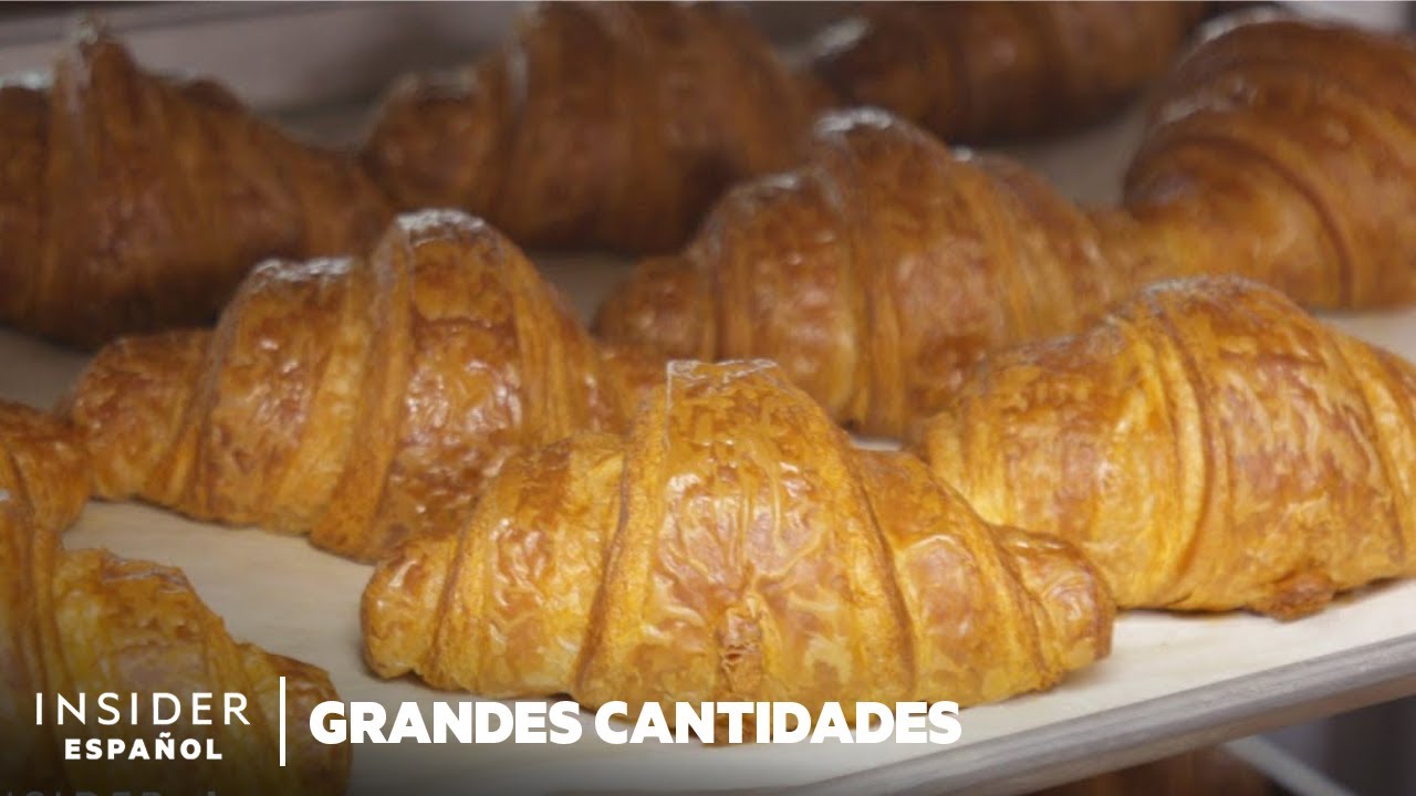 Una panadería neoyorquina hace 21.000 croissants por semana | Grandes cantidades | Comida Insider