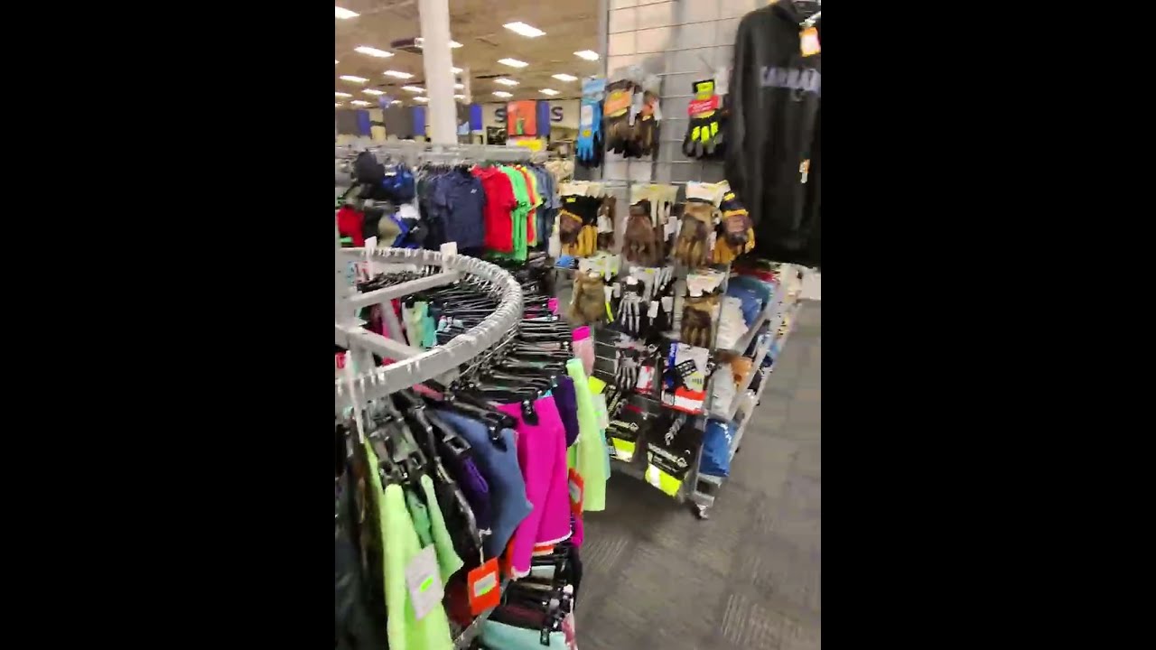 When blogging and shopping for IKB socks turn into chaos at academy 😡…
