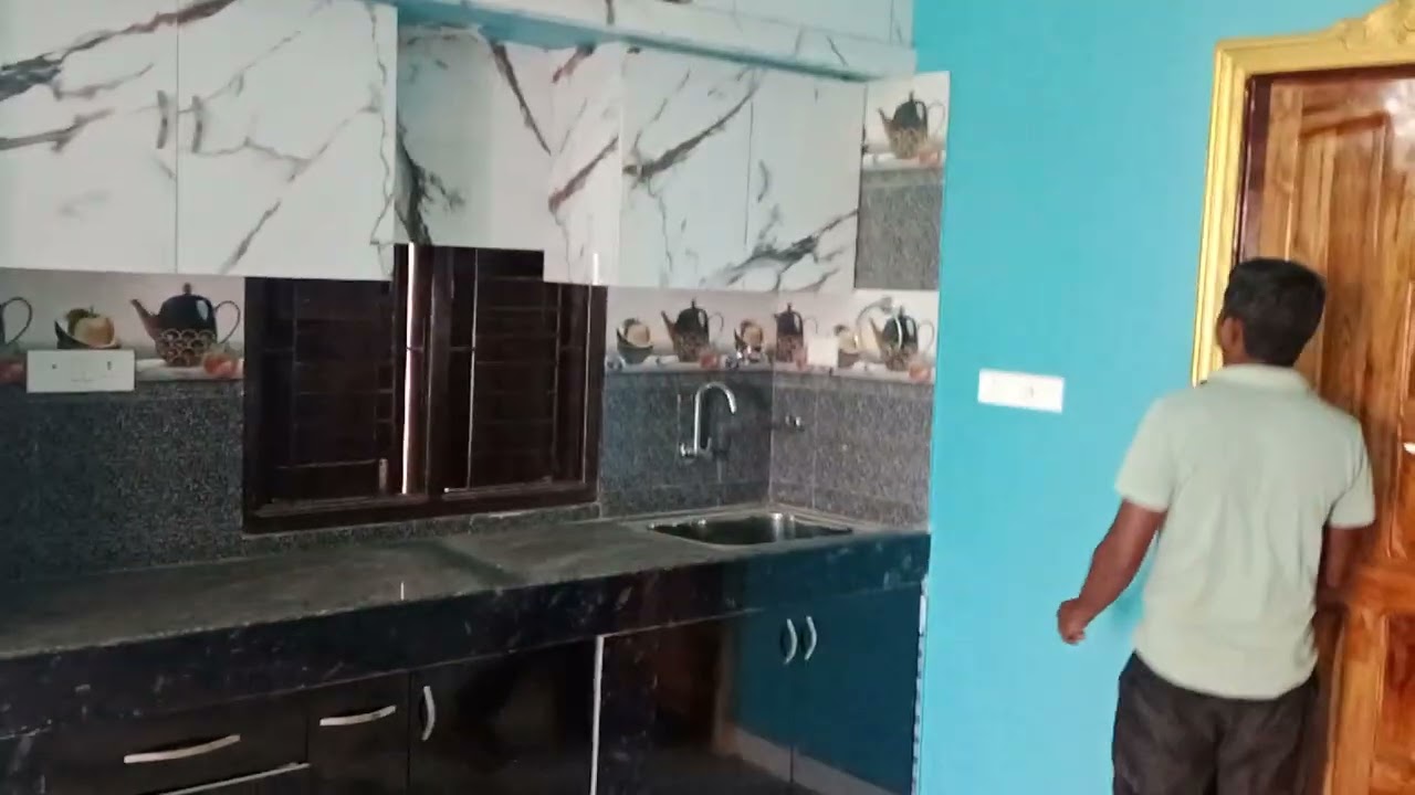 Triplex location lingupur area 1400 sqrfit construction 4200  ,6bed room 9078402383