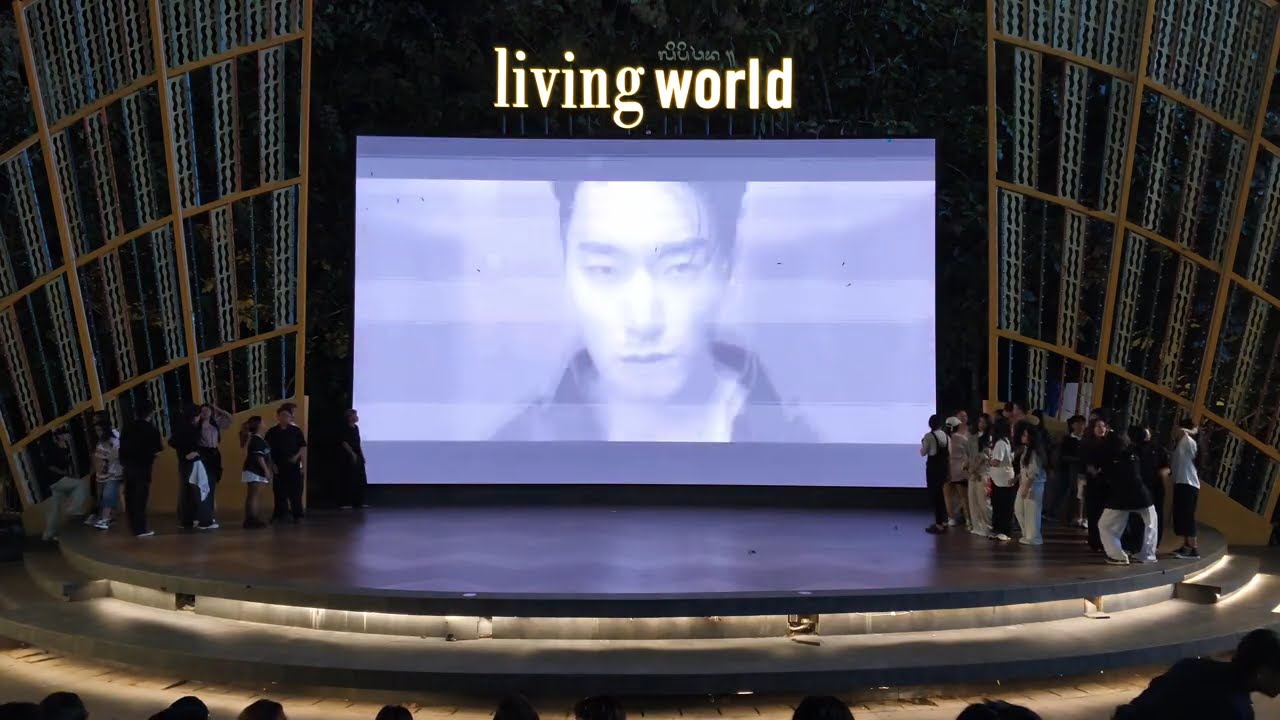 (20260220) Random Play Dance at Living World Denpasar (Amphitheater)