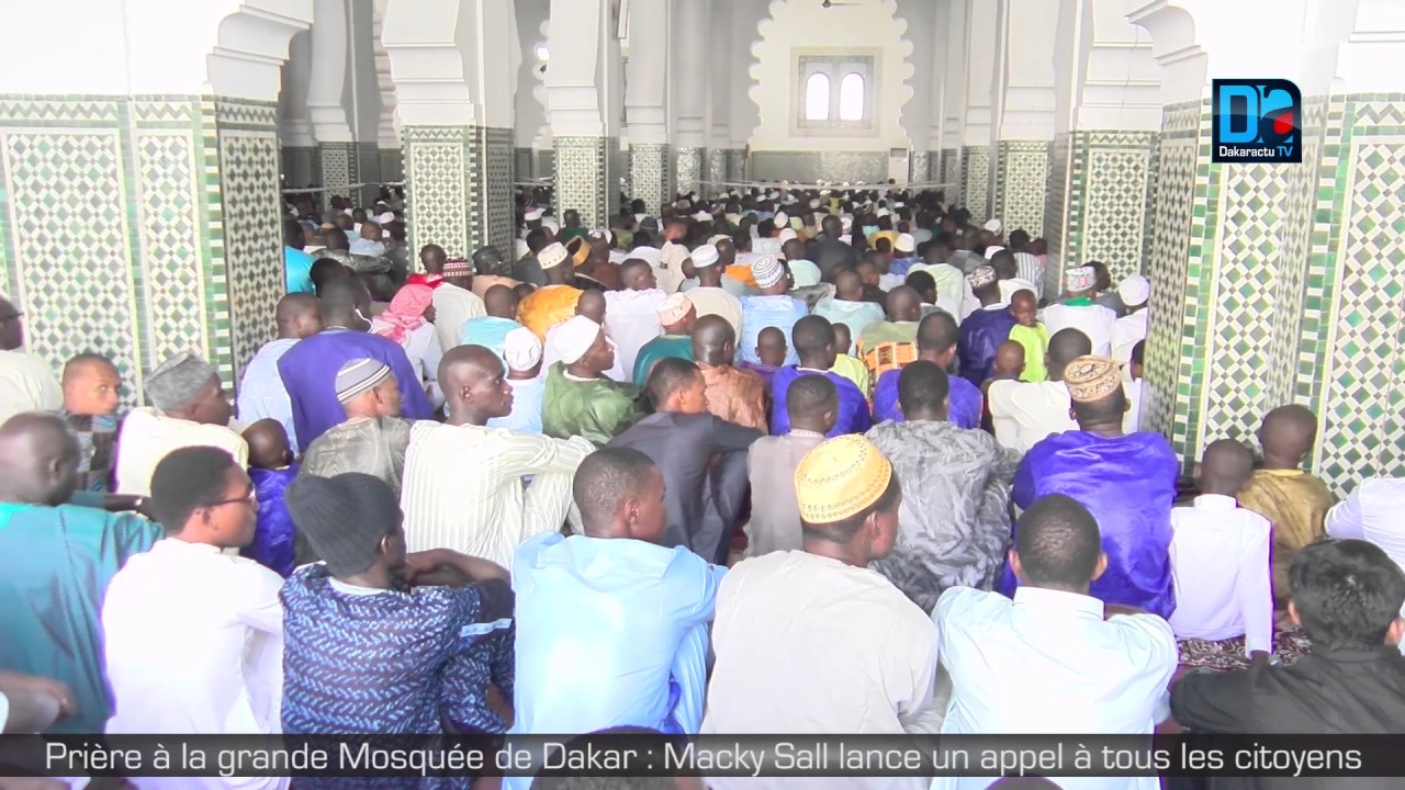 Prière à la grande Mosquée de Dakar   Macky Sall lance un appel à tous les citoyens
