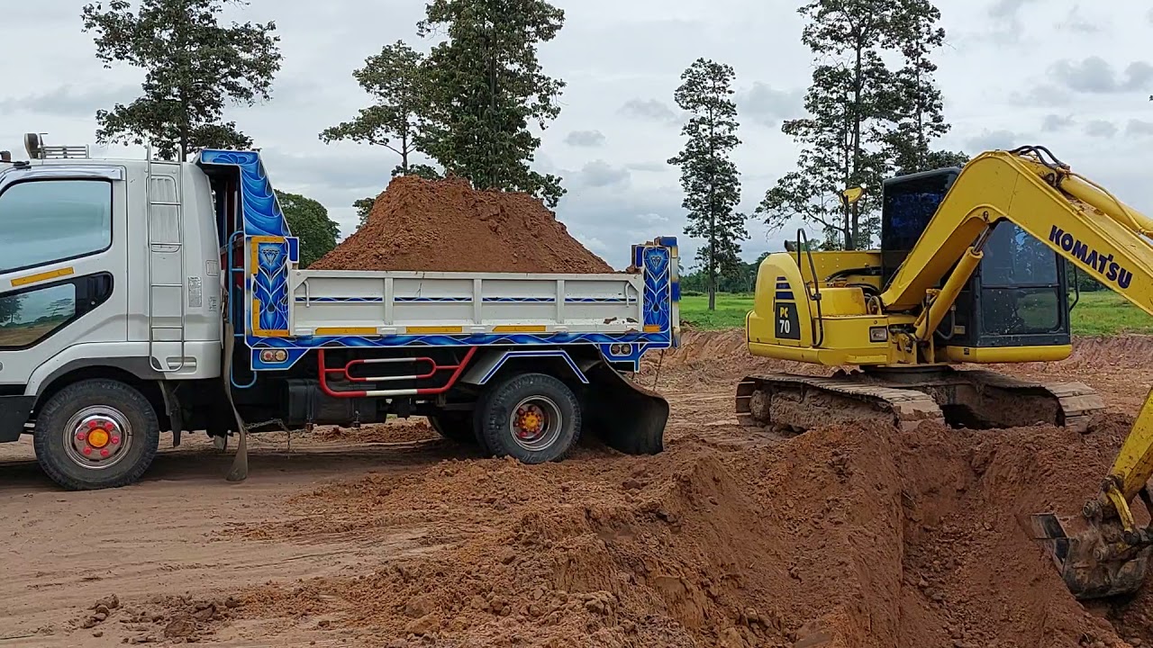 จารย์กบ จัดเต็มอุ้ม komatsu pc70-8 ดั้มวิ่ง7คัน ชมไป บ่นไป excavator and truck EP.8610