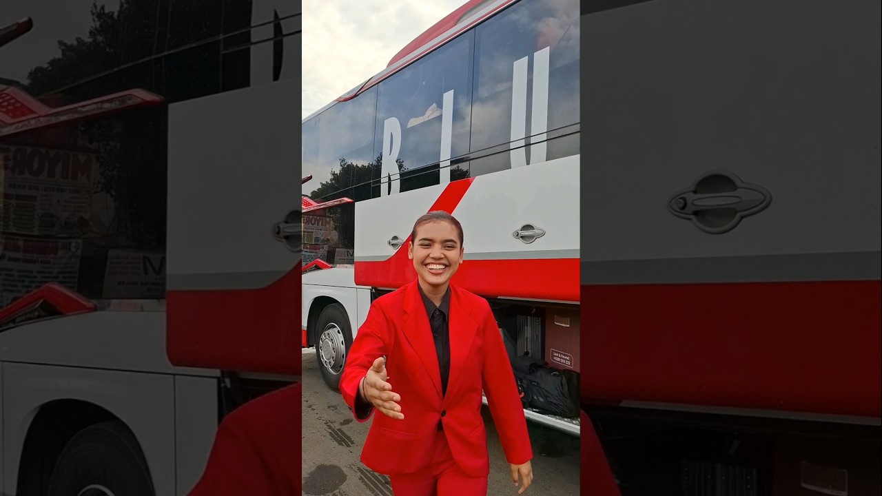 Ramah santun & cantik kak vilda pramugari bus Mtrans #shorts #pramugaribus #mtrans #busmania