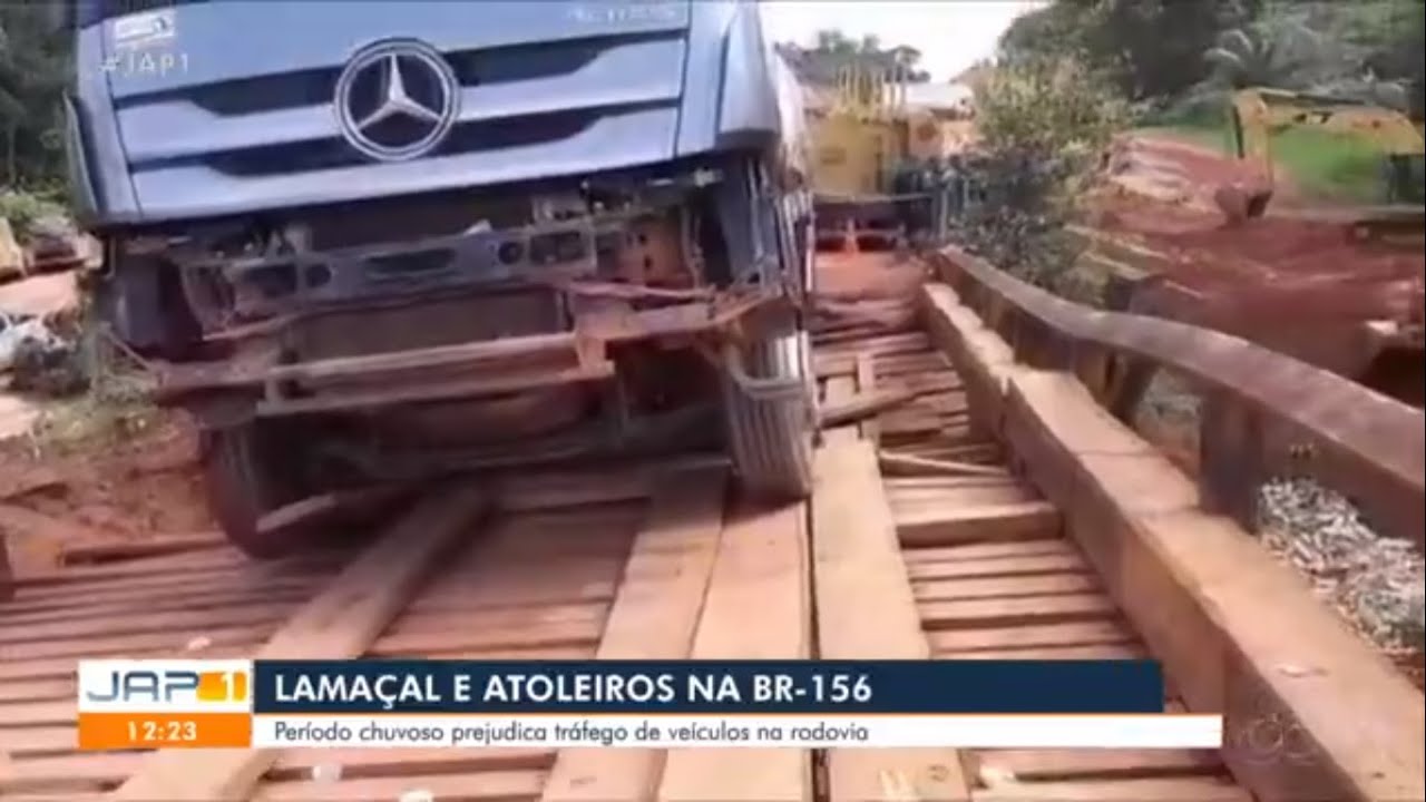 Período chuvoso gera lamaçal e atoleiros na BR 156
