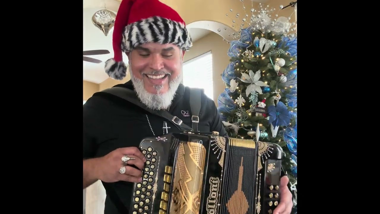 Unboxing the Sound: First play on my New Solloni Accordion. (Christmas Session)