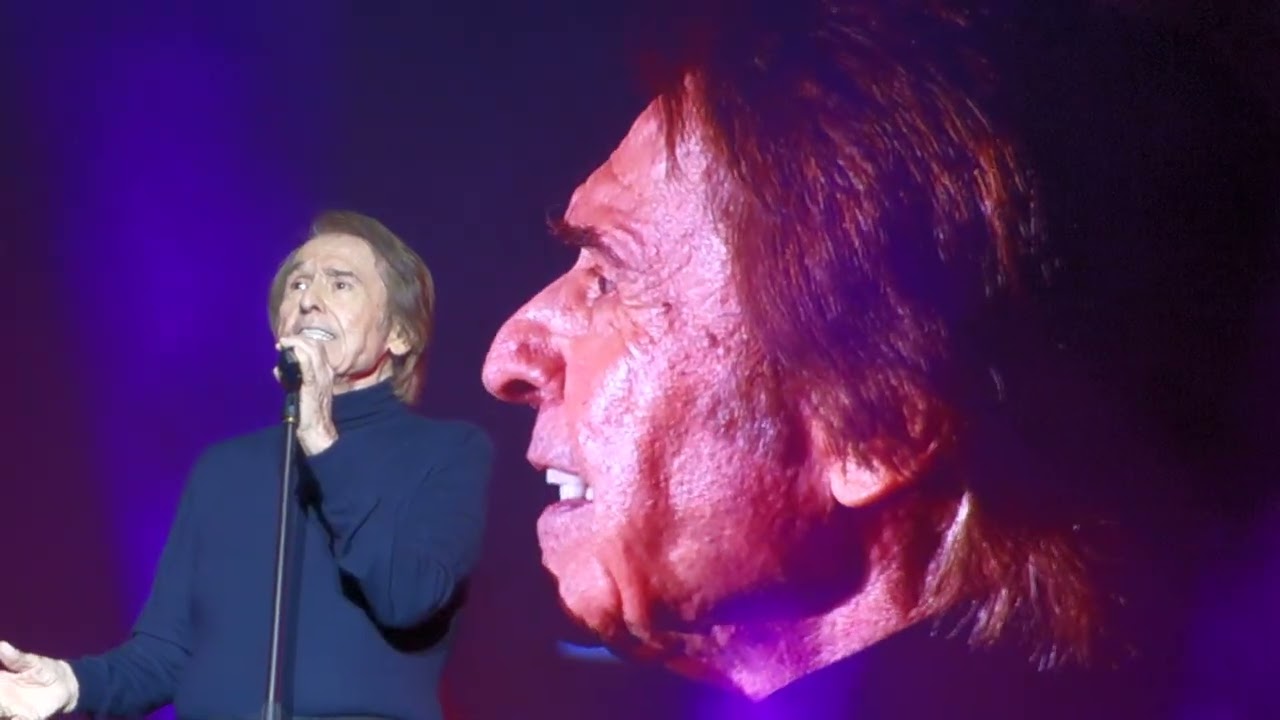 maravilloso  raphael  que nos brinda su magia  en cada concierto