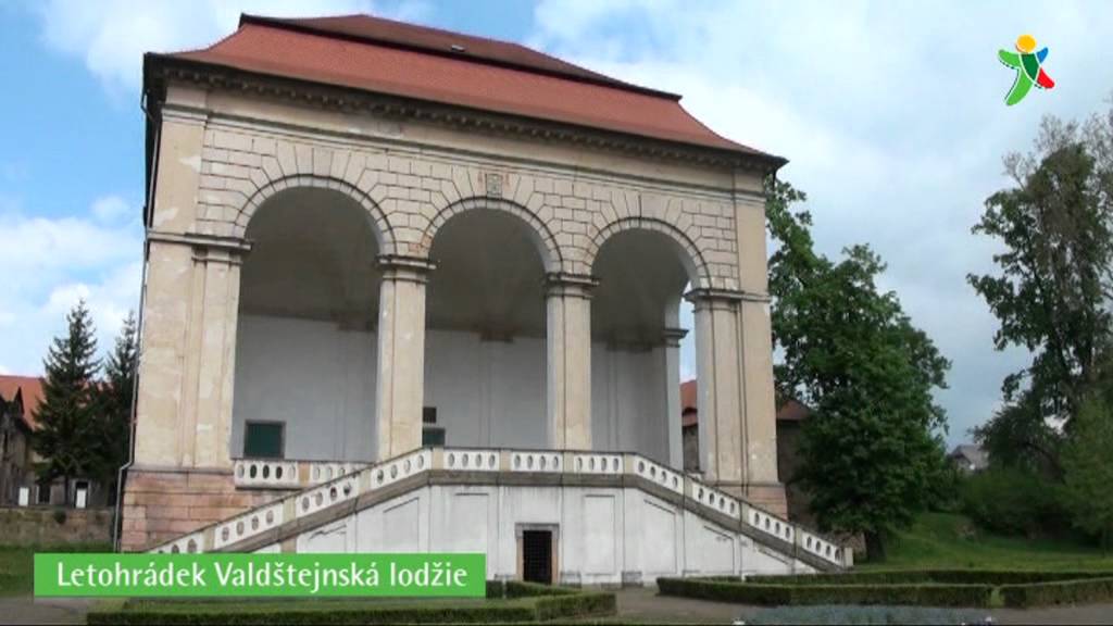 Prachovsk&eacute; sk&aacute;ly a město Jič&iacute;n &ndash; Česk&yacute; r&aacute;j to na pohled