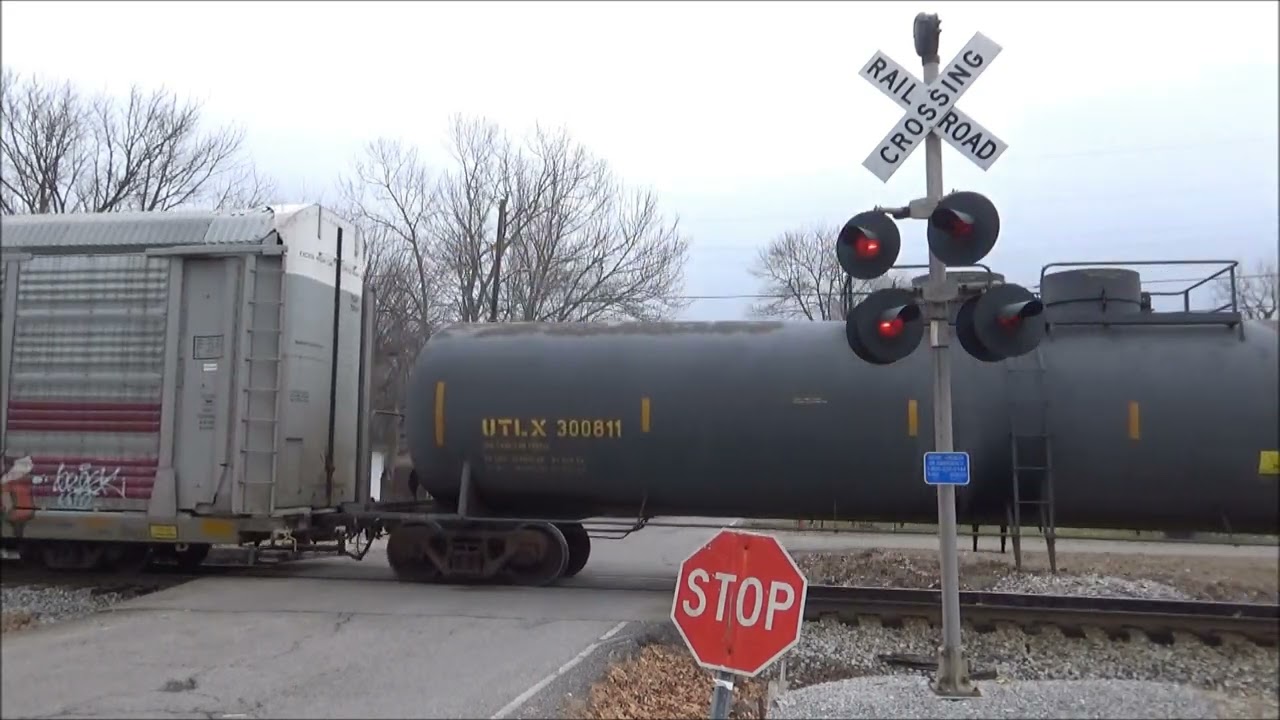 Melrose Street Railroad Crossing, McEwen, TN